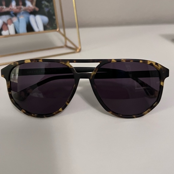 KREWE Accessories Krewe Court Sunglasses In Matte Black To Bengal